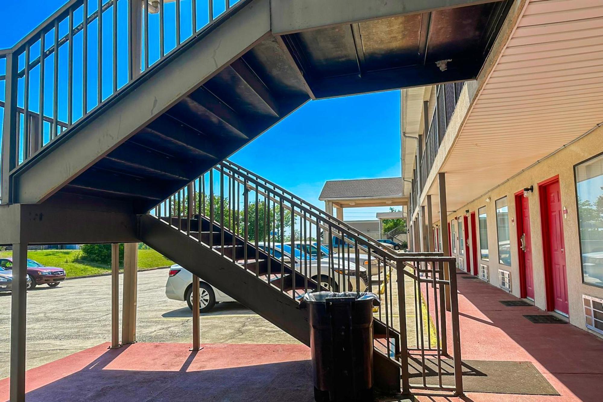 Oyo Hotel East Macon I-75 Екстериор снимка