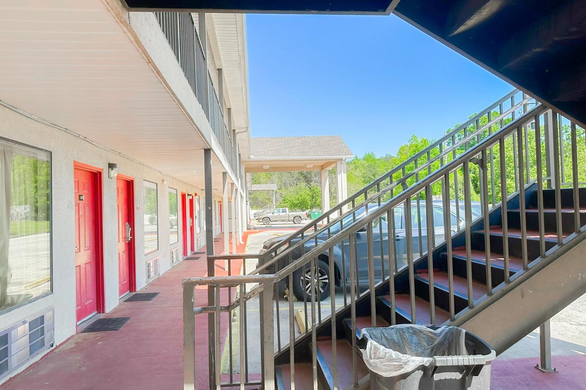 Oyo Hotel East Macon I-75 Екстериор снимка